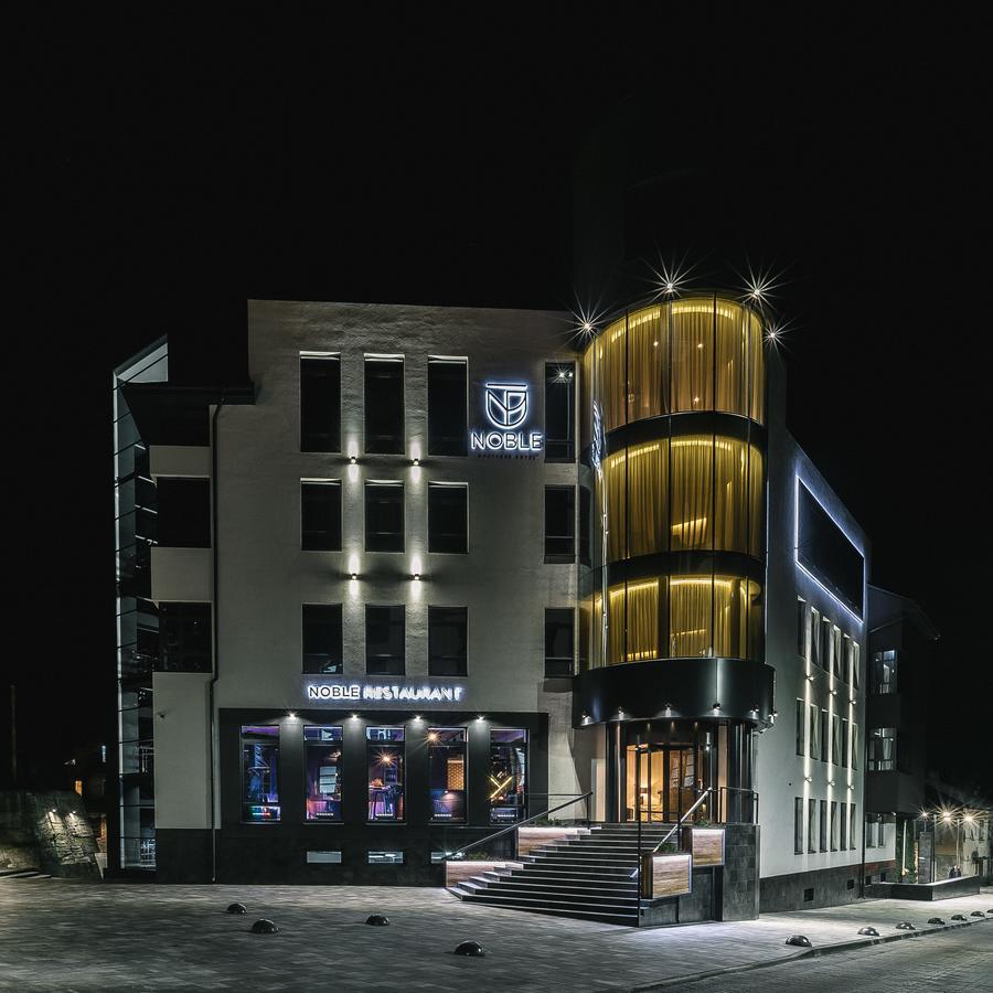 Noble Boutique Hotel Lutsk Exterior photo